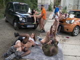 Orgía de sexo en plena calle con un grupo de amigas universitarias - Universitarias